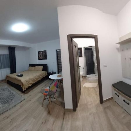 Apartament Mario Apartment Radauţi Bagian luar foto