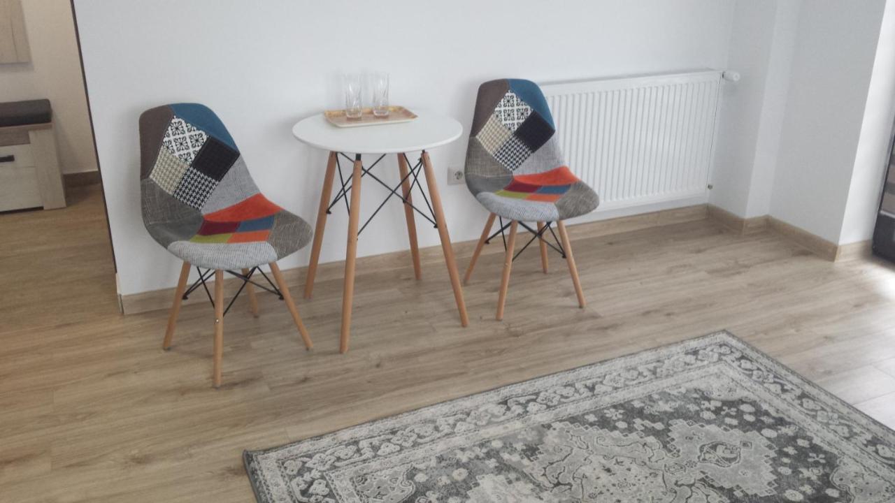 Apartament Mario Apartment Radauţi Bagian luar foto