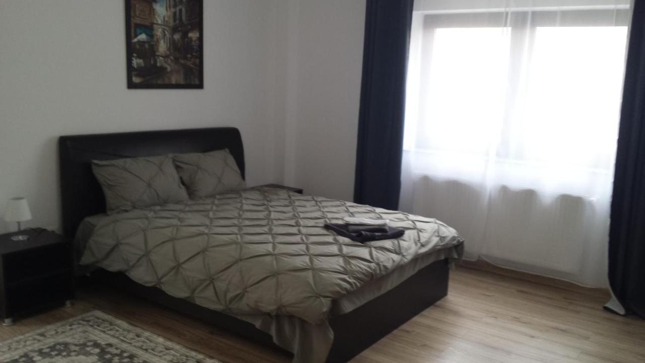 Apartament Mario Apartment Radauţi Bagian luar foto